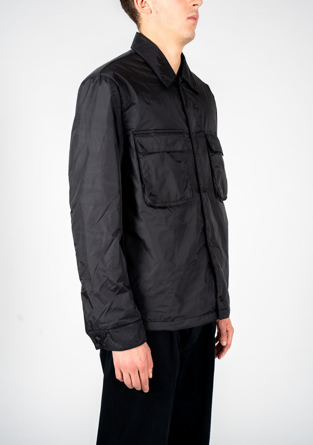 Overshirt nera con tasche