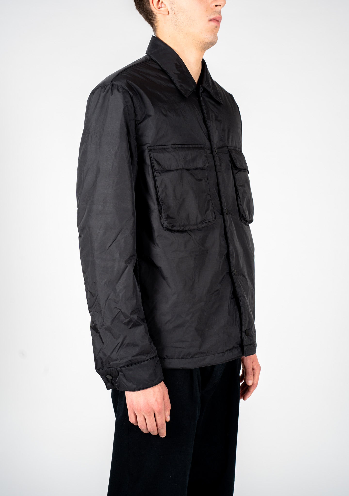 Overshirt nera con tasche