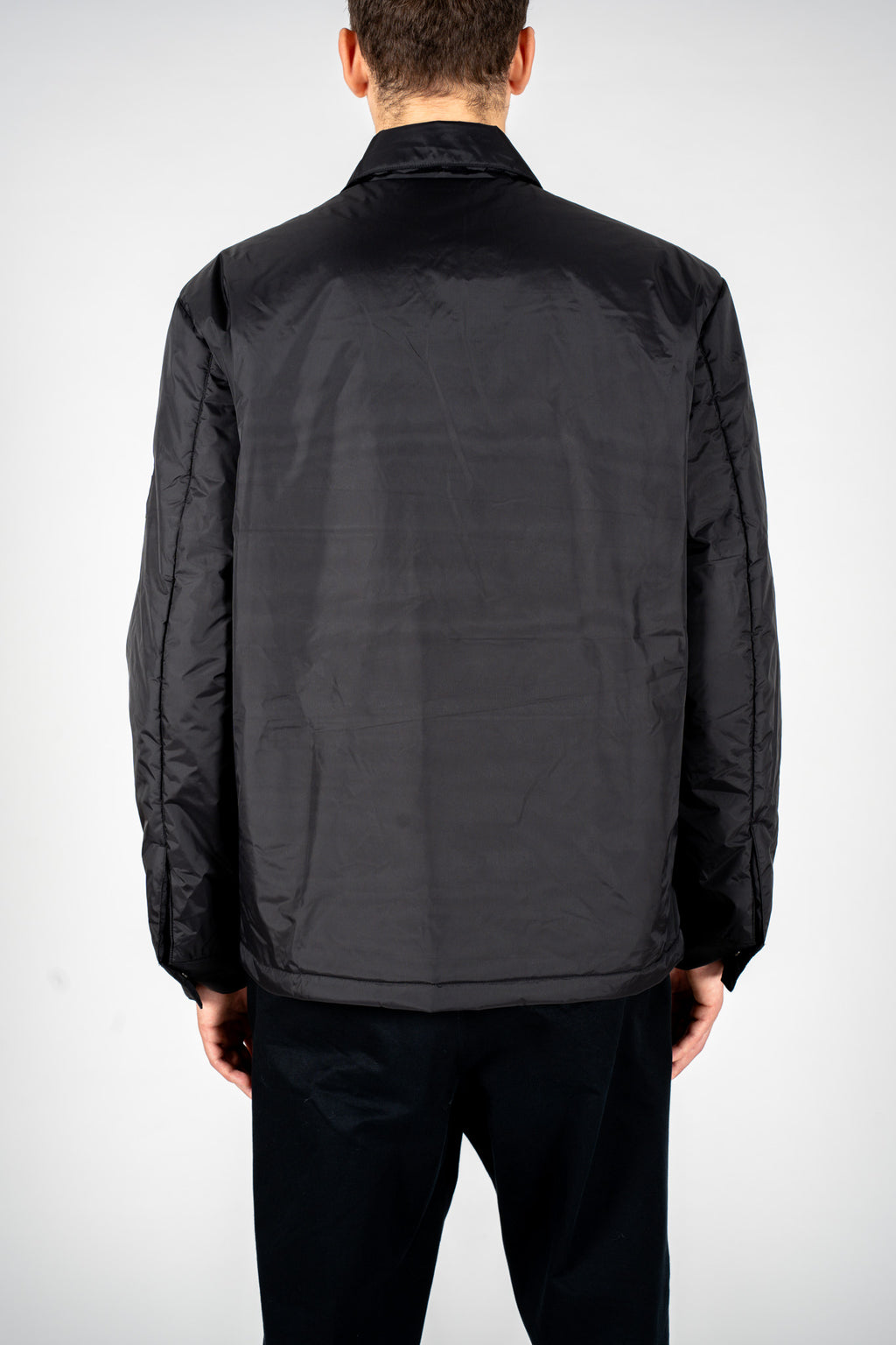 Overshirt nera con tasche