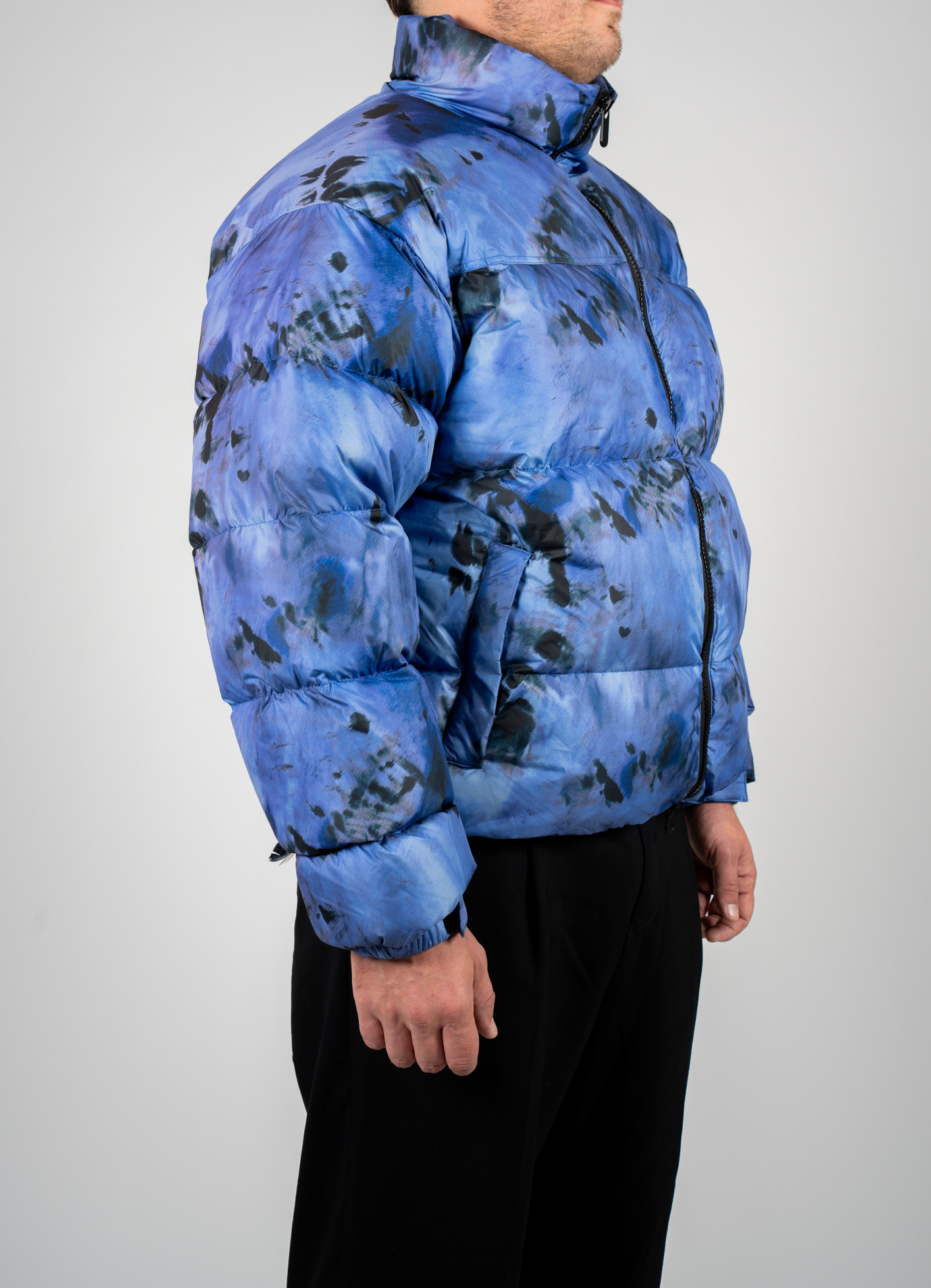 Piumino lungo stampa tie-dye blu/nero