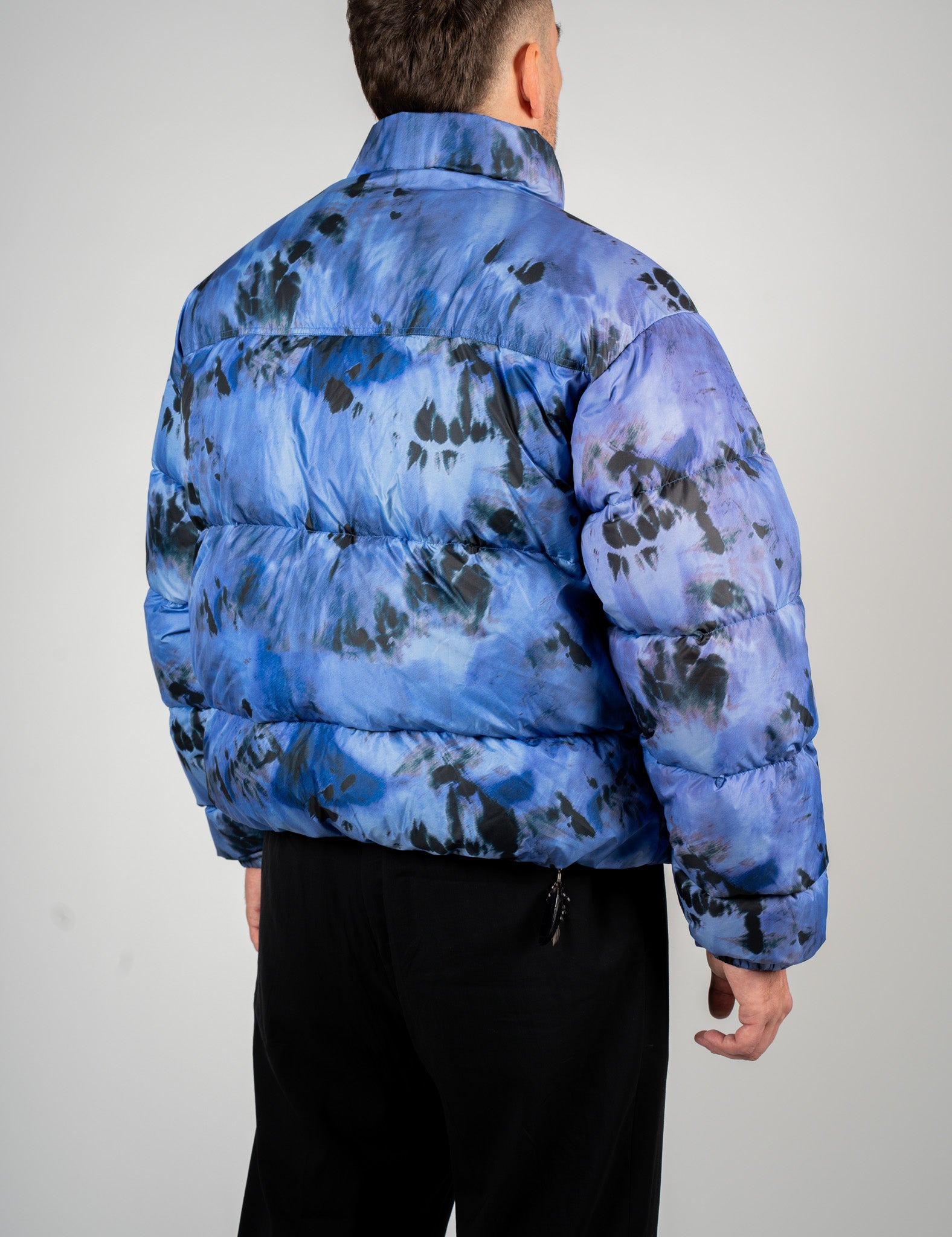 Piumino lungo stampa tie-dye blu/nero