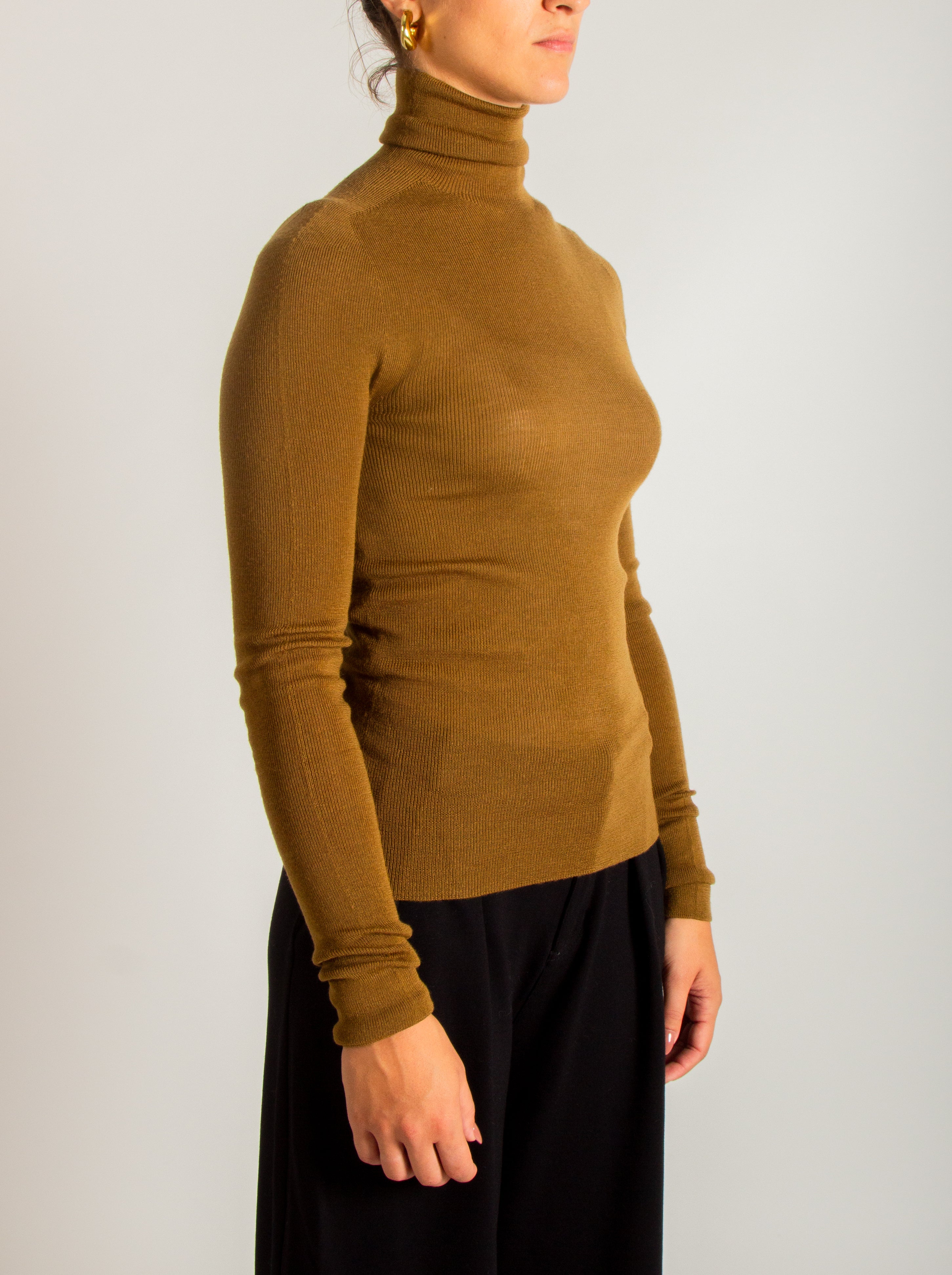 Dolcevita a coste sottili senza cuciture