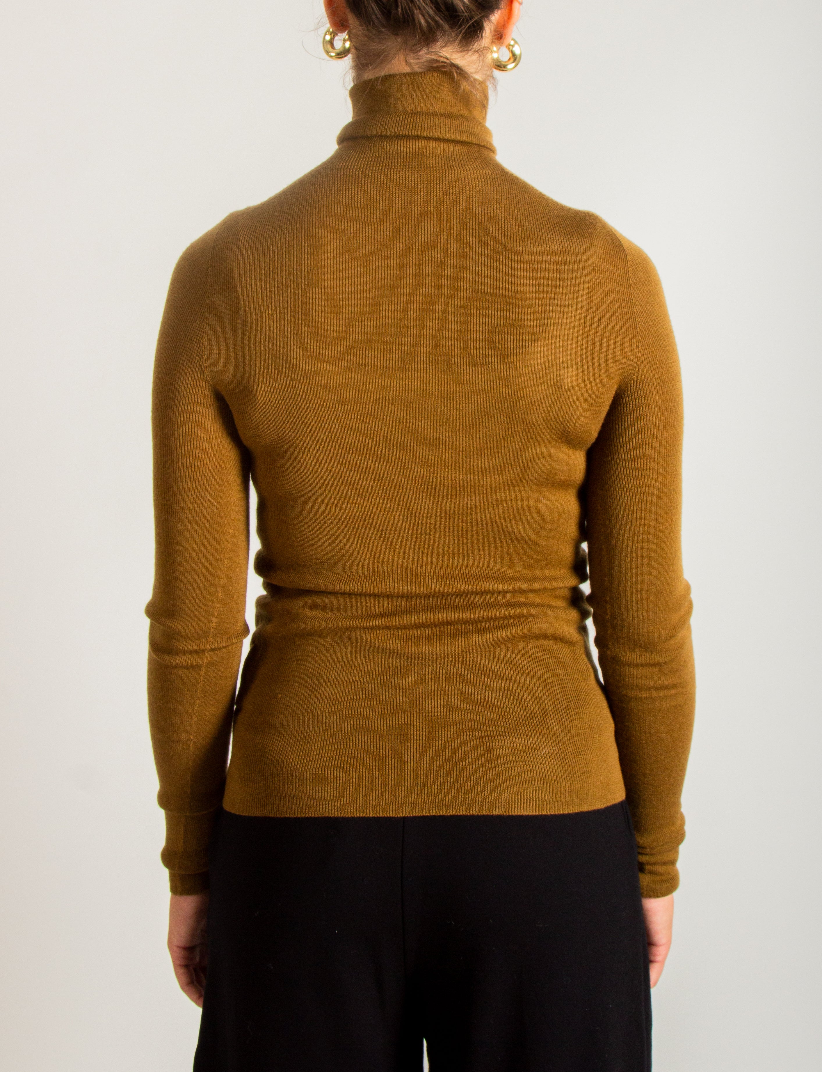 Dolcevita a coste sottili senza cuciture