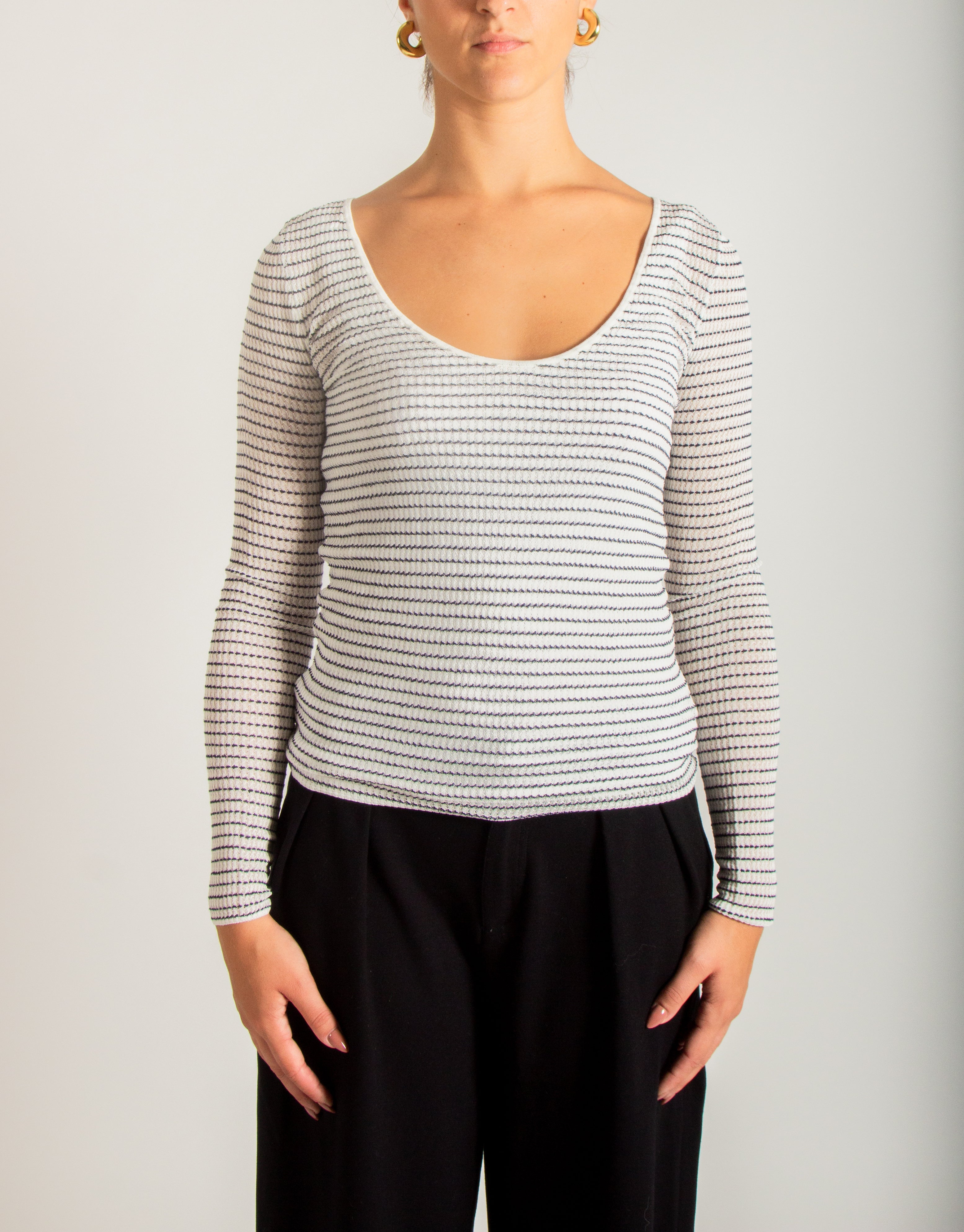 Maglia con scollo ampio a righe