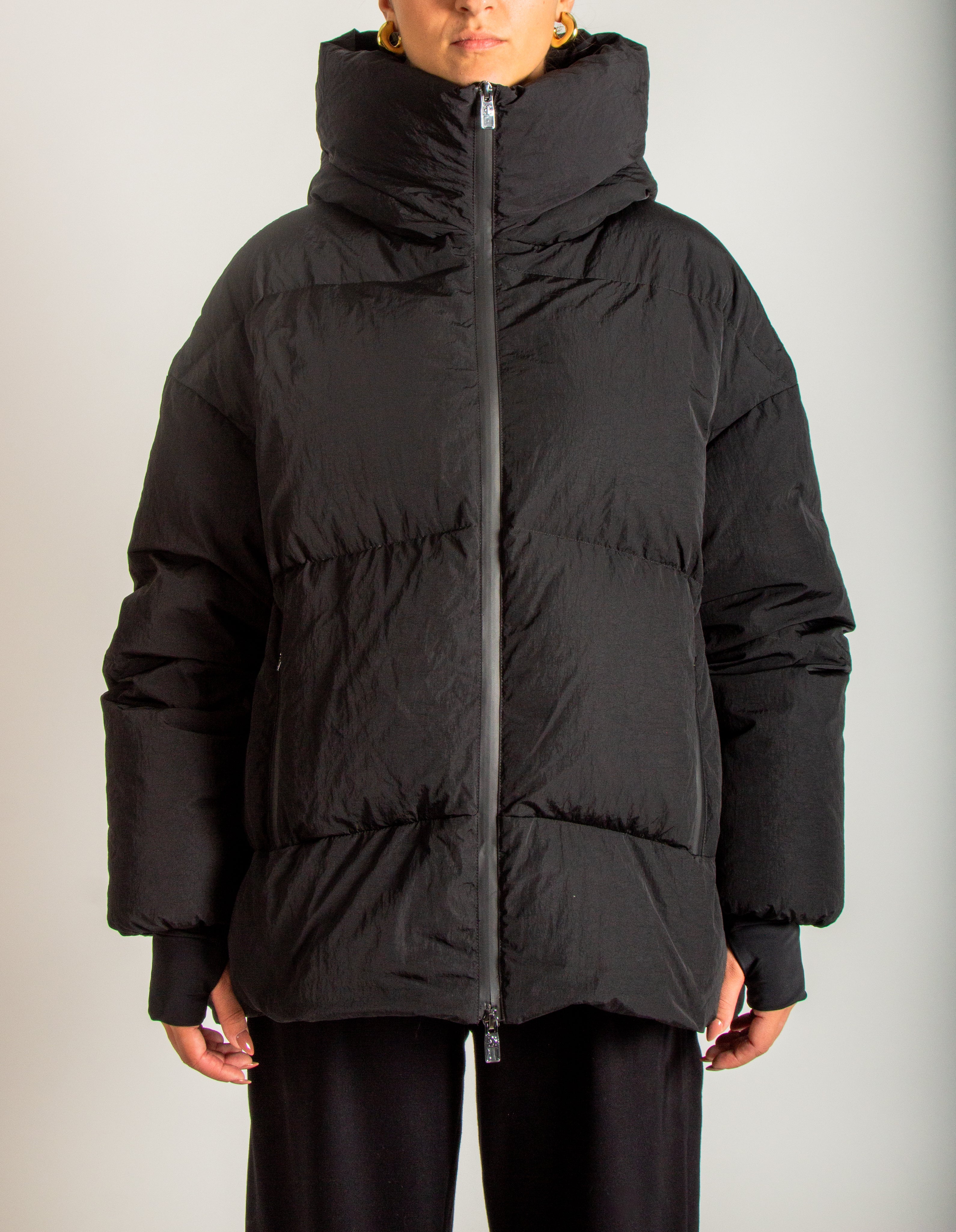 Piumino corto collo a cratere