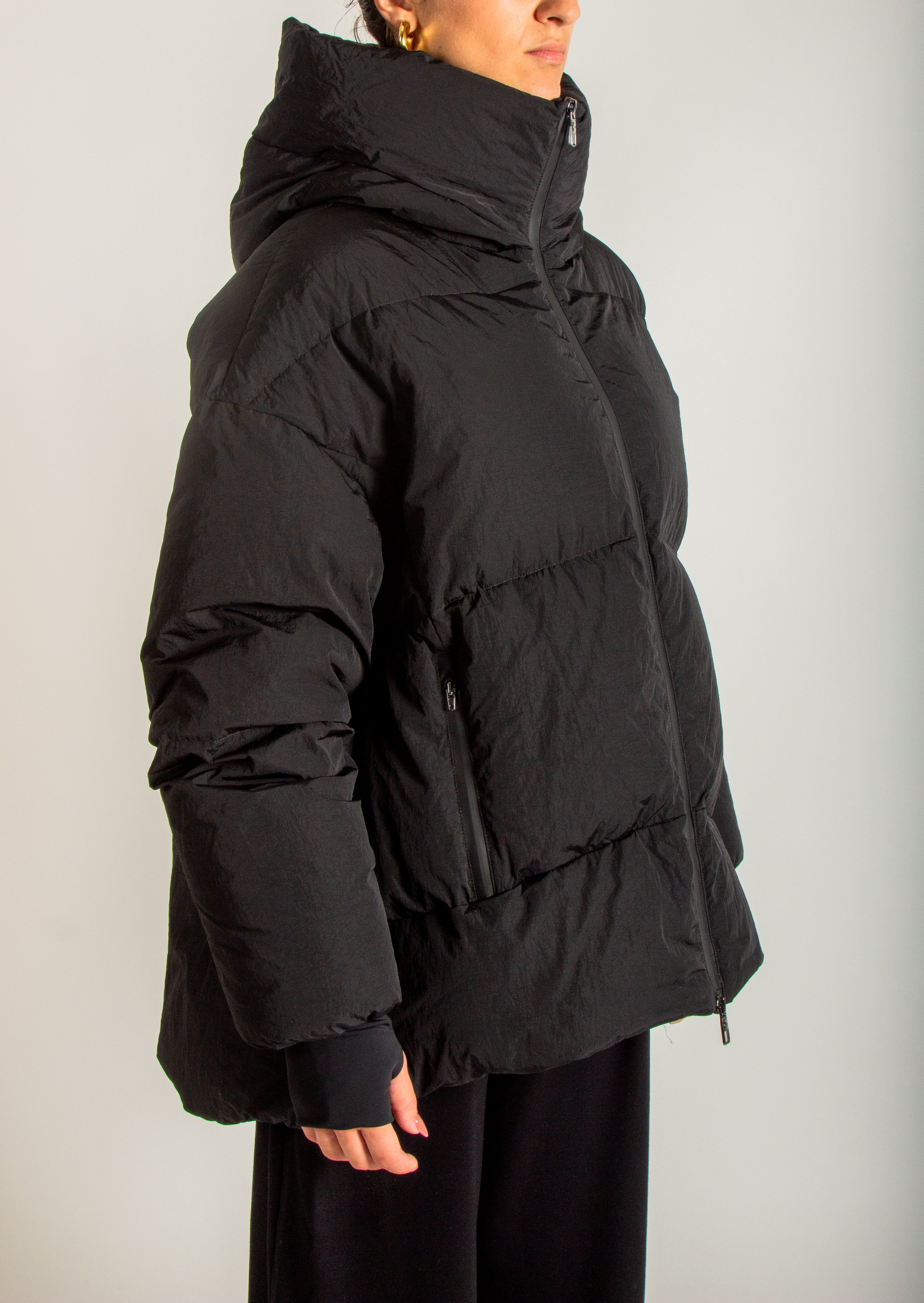 Piumino corto collo a cratere