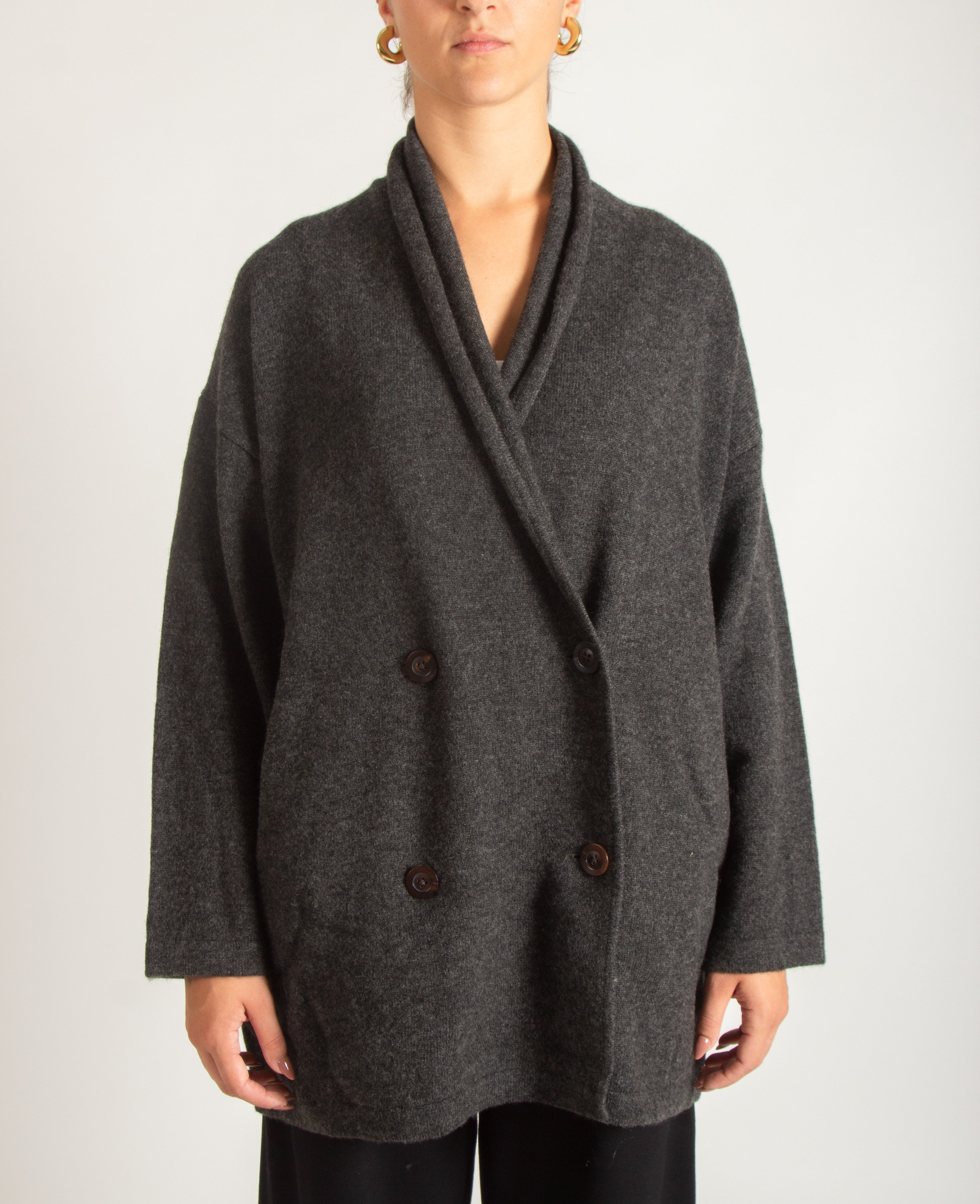 Giacca di maglia doppiopetto collo taglio vivo