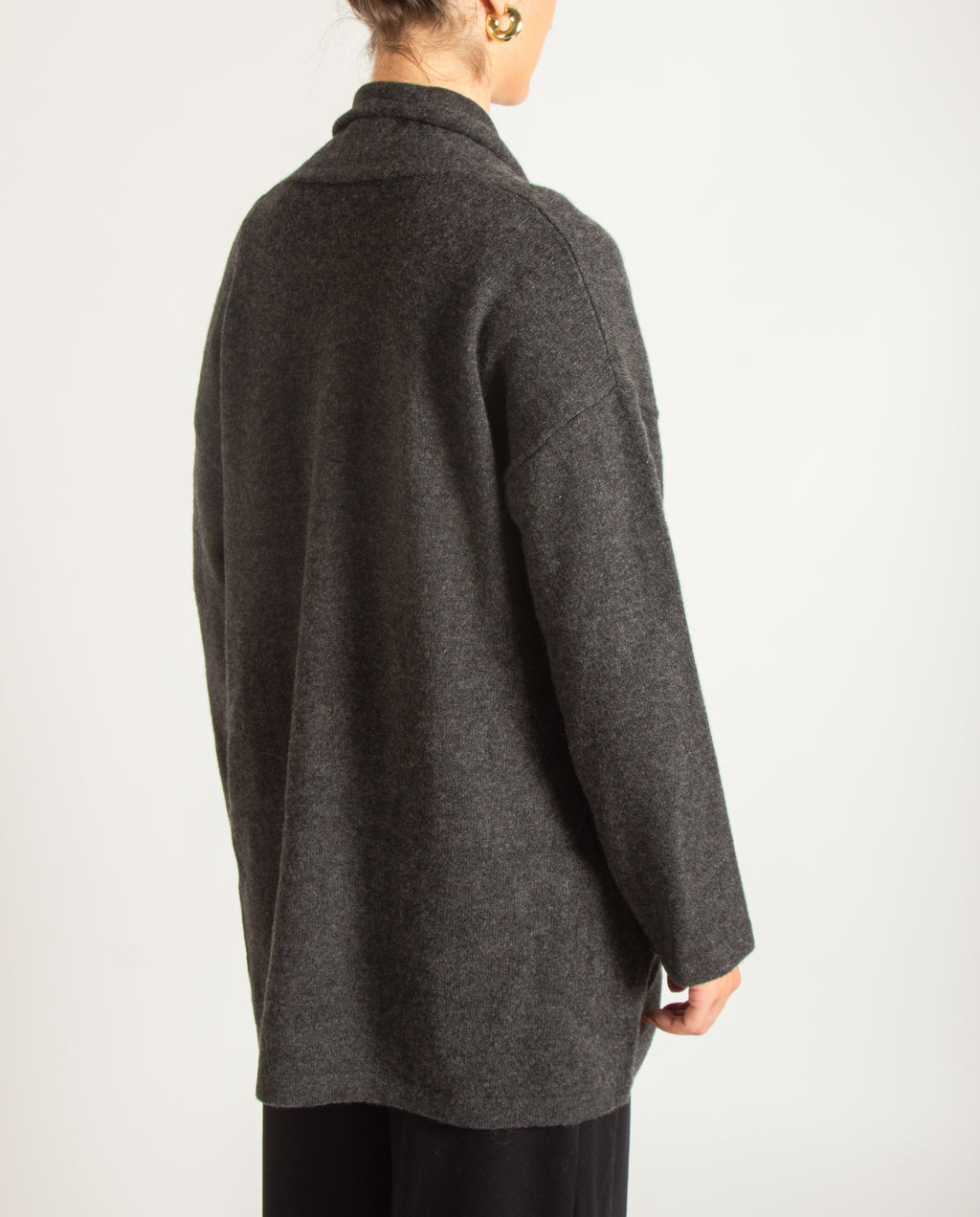 Giacca di maglia doppiopetto collo taglio vivo